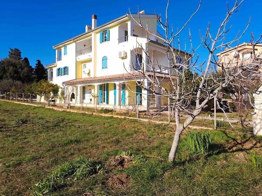 Apartment Laurus Premantura